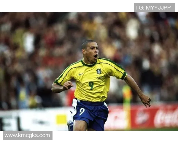 足球历史十大球星排名之第十位传奇球员全解析